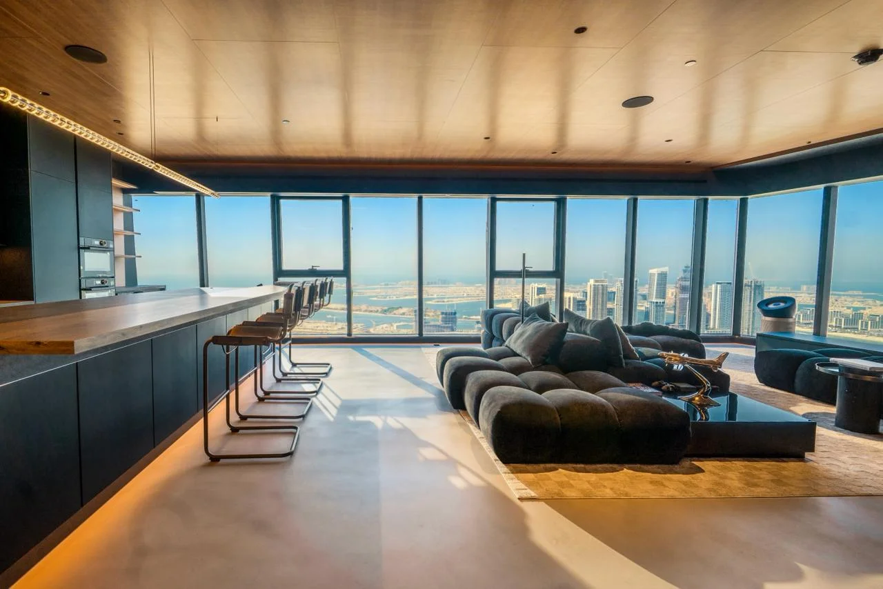 Open-plan kitchen counter with city views by Blocco25